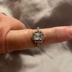 Beautiful ring size 9